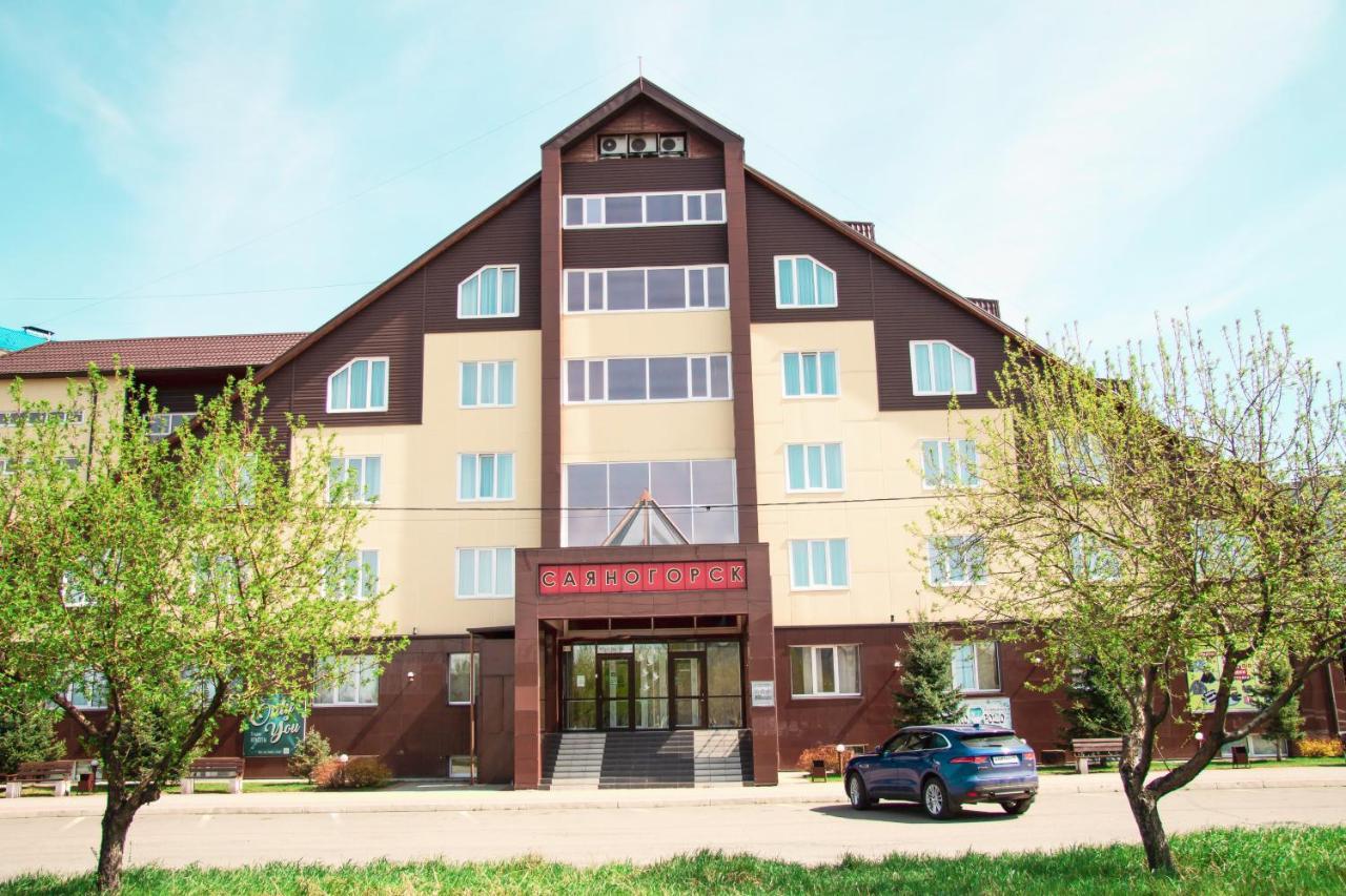 Sayanogorsk Hotel Bagian luar foto