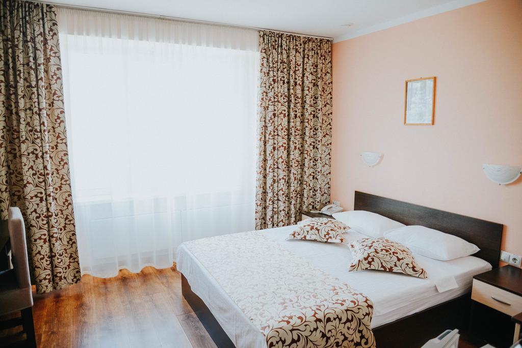 Sayanogorsk Hotel Bagian luar foto